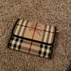 Burberry wallent new